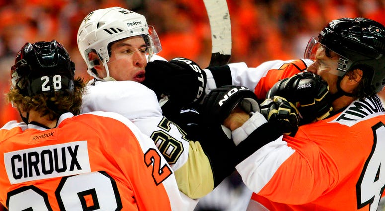 Pittsburgh Penguins Sidney Crosby, Philadelphia Flyers Claude Giroux, Kimmo Timonen Pittsburgh Penguins Sidney Crosby, Philadelphia Flyers Claude Giroux, Kimmo Timonen