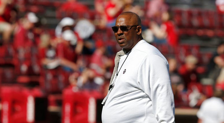 Oklahoma defensive coordinator Ruffin McNeill Oklahoma defensive coordinator Ruffin McNeill