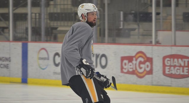 Pens defenseman Brian Dumoulin
