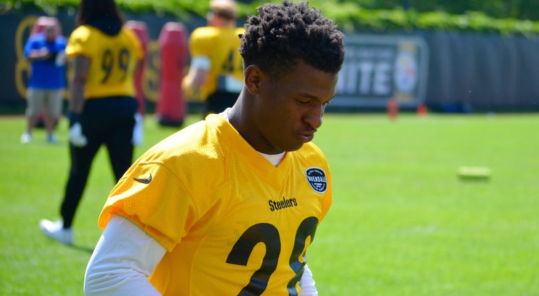 Steelers CB Mike Hilton participates in the team's OTA workouts