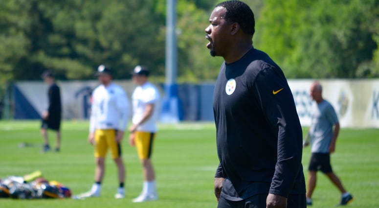 Steelers OLB Coach Joey Porter during the team's OTA session in May 2018