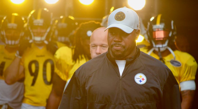 Steelers OLB Coach Joey Porter at training camp practice in 2018