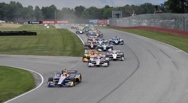 Alexander Rossi leads the IndyCar after the green flag waves at the Mid-Ohio Sports Car Course in 2018 Alexander Rossi leads the IndyCar field to the green flag at the Mid-Ohio Sports Car Course