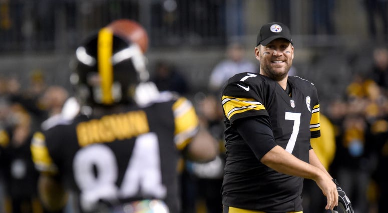 Ben Roethlisberger and Antonio Brown Warm Up