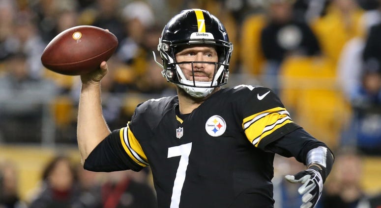 Steelers QB Ben Roethlisberger throws a pass during a game against the L.A. Chargers