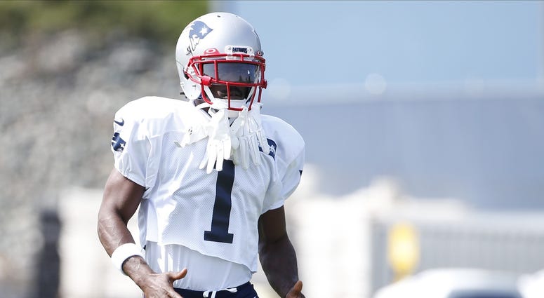 Antonio Brown practices with the Patriots