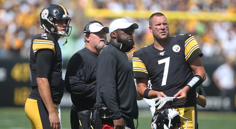 Pittsburgh Steelers quarterback Mason Rudolph and offensive coordinator Randy Fichtner and head coach Mike Tomlin and quarterback Ben Roethlisberger watch a scoreboard replay Pittsburgh Steelers quarterback Mason Rudolph and offensive coordinator Randy Fichtner and head coach Mike Tomlin and quarterback Ben Roethlisberger watch a scoreboard replay