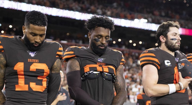 Odell Beckham Jr., Jarvis Landry, and Baker Mayfield on the sidelines for the National Anthem Odell Beckham Pittsburgh Steelers