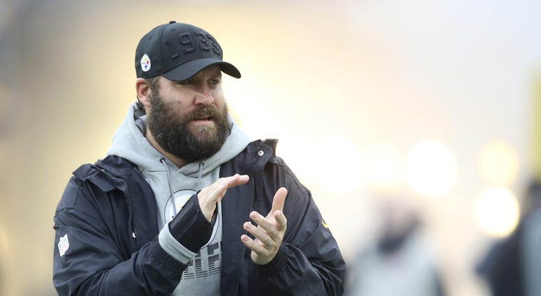 Pittsburgh Steelers quarterback Ben Roethlisberger (7) gestures during player introductions against the Cleveland Browns during the first quarter at Heinz Field. Pittsburgh Steelers quarterback Ben Roethlisberger (7) gestures during player introductions against the Cleveland Browns during the first quarter at Heinz Field.