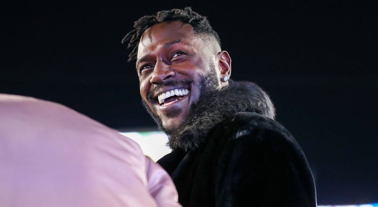 Pittsburgh Steelers wide receiver Antonio Brown smiles on the sidelines during the first quarter at Mountaineer Field at Milan Puskar Stadium.
