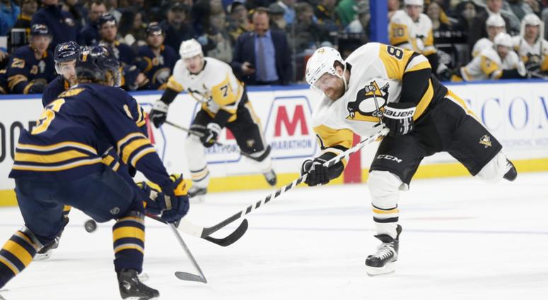 Pittsburgh Penguins right wing Phil Kessel