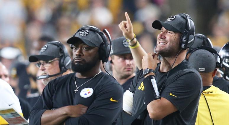 njured Pittsburgh Steelers quarterback Ben Roethlisberger (right) looks on from the sidelines with head coach Mike Tomlin against the Cincinnati Bengals during the third quarter at Heinz Field. njured Pittsburgh Steelers quarterback Ben Roethlisberger (right) looks on from the sidelines with head coach Mike Tomlin against the Cincinnati Bengals during the third quarter at Heinz Field.