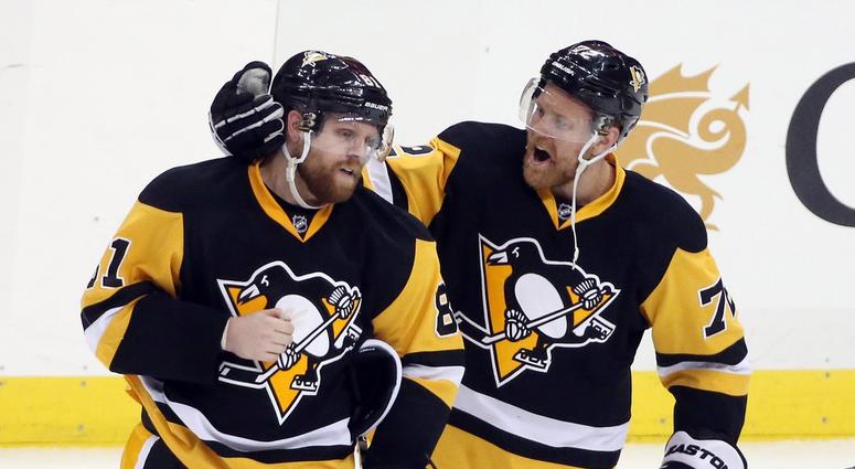 Pittsburgh Penguins right wing Phil Kessel (81) and right wing Patric Hornqvist (72) Pittsburgh Penguins right wing Phil Kessel (81) and right wing Patric Hornqvist (72)
