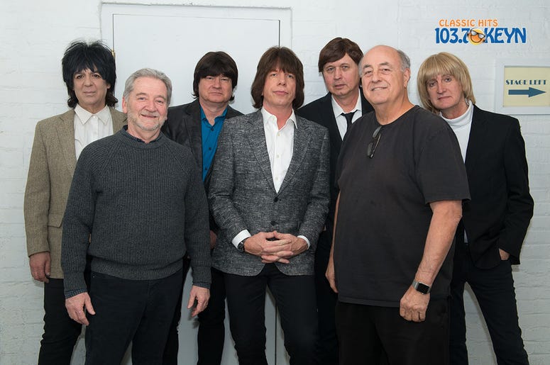 Beatles vs. Stones – A Musical Showdown Beatles vs. Stones – A Musical Showdown