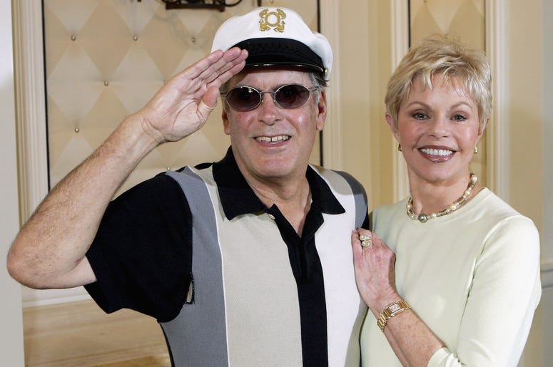 'Captain' Daryl Dragon and his wife Toni Tennille of the music duo The Captain and Tennille, pose at the Video Software Dealers Association's annual home video convention 'Captain' Daryl Dragon and his wife Toni Tennille of the music duo The Captain and Tennille, pose at the Video Software Dealers Association's annual home video convention