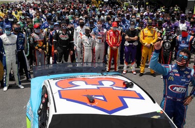 NASCAR drivers stand in solidarity with Bubba Wallace NASCAR drivers stand in solidarity with Bubba Wallace