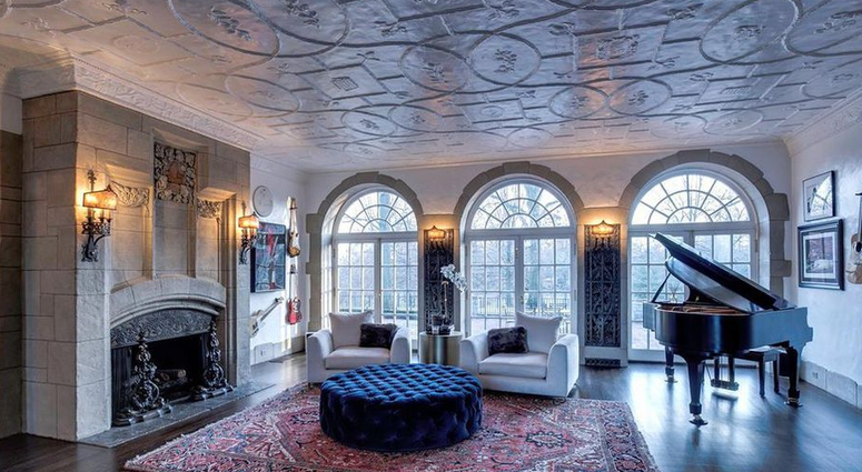 Brett Hull mansion in Clayton