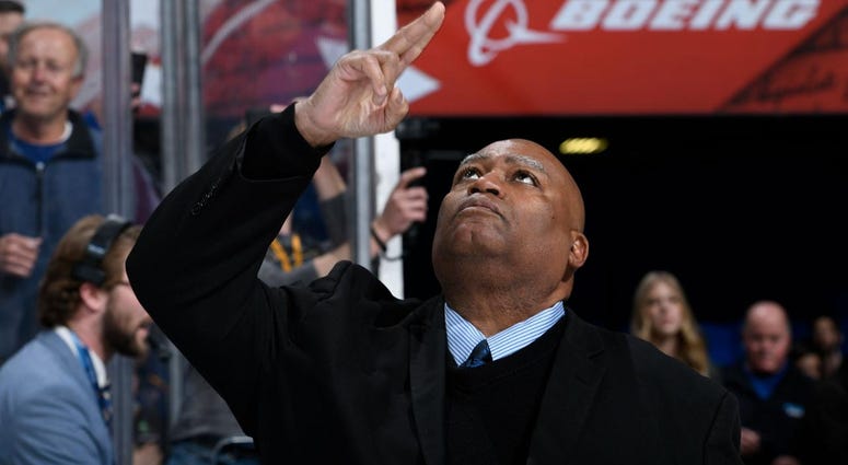 Charles Glenn sings the national anthem at the St. Louis Blues games