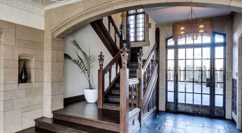 Brett Hull mansion in Clayton