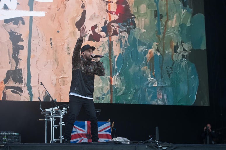 Mike Shinoda performs Mike Shinoda performs