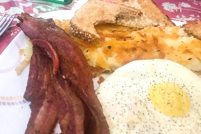 breakfast of eggs and bacon