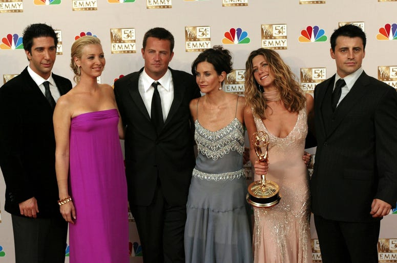 KRT ENTERTAINMENT STORY SLUGGED: TV-EMMYS KRT PHOTOGRAPH BY MARK AVERY/ORANGE COUNTY REGISTER (September 22) LOS ANGELES, CA - The cast of "Friends" (left to right) David Schwimmer, Lisa Kudrow, Matthew Perry, Courteney Cox Arquette, Jennifer Aniston and