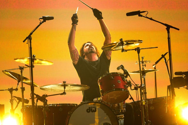Dave Grohl drumming Dave Grohl drumming