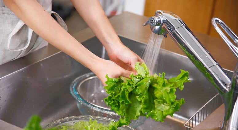 Washing vegetables