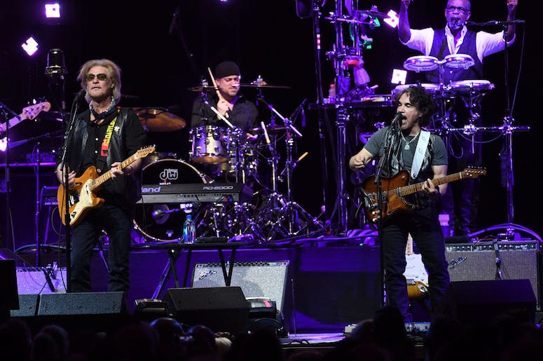 Daryl Hall, John Oates, Hall and Oates, Concert, Singing Daryl Hall, John Oates, Hall and Oates, Concert, Singing