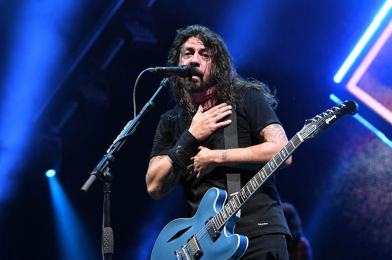 Dave Grohl, Foo Fighters, Concert, Arms Crossed Dave Grohl, Foo Fighters, Concert, Arms Crossed
