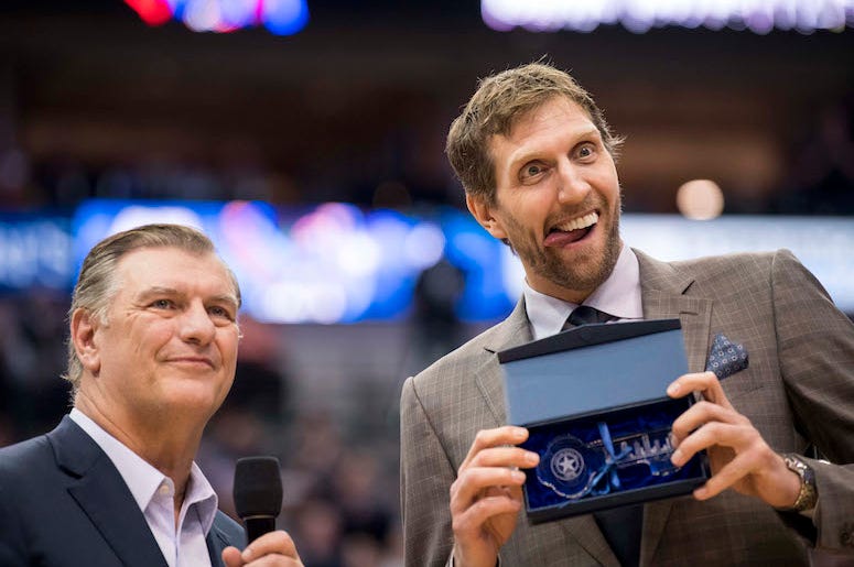 Mike Rawlings, Dirk Nowitzki, Key to the City, Dallas Mavericks Mike Rawlings, Dirk Nowitzki, Key to the City, Dallas Mavericks
