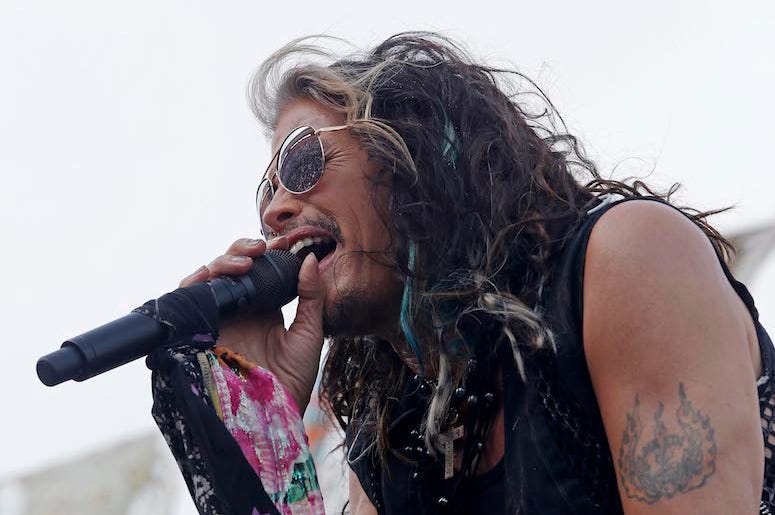 Steven Tyler, Aerosmith, Concert, Singing, Scarf, Sunglasses, Bristol Motor Speedway Steven Tyler, Aerosmith, Concert, Singing, Scarf, Sunglasses, Bristol Motor Speedway