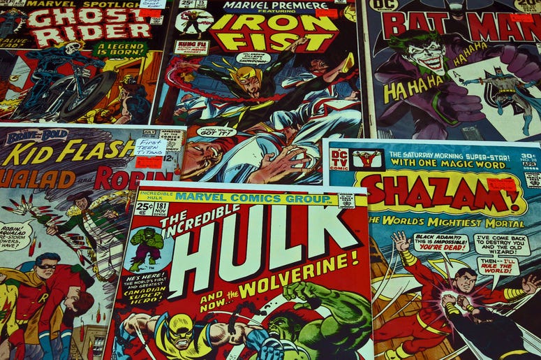 Collection of Marvel/DC comic books Collection of Marvel/DC comic books