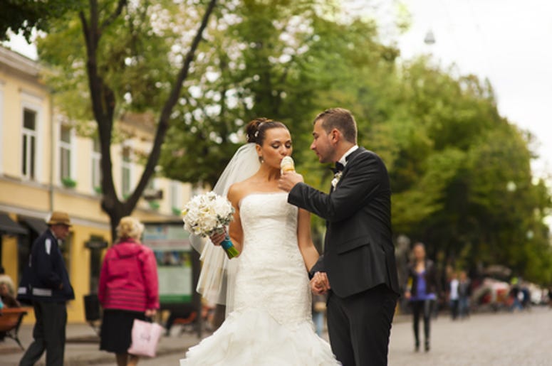 Newlyweds Eating