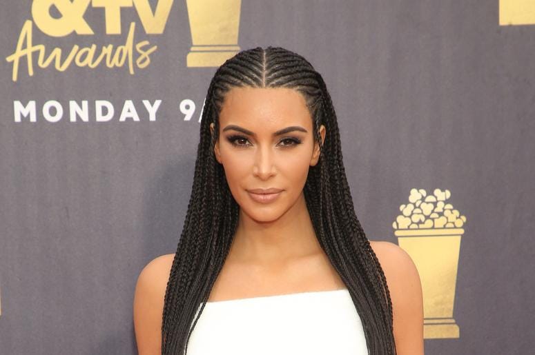 Kim Kardashian Bakes in underwear Kim Kardashian Bakes in underwear