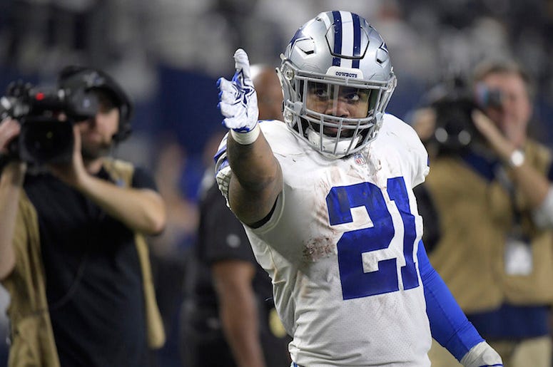 Ezekiel Elliott, Dallas Cowboys, Game, First Down Ezekiel Elliott, Dallas Cowboys, Game, First Down