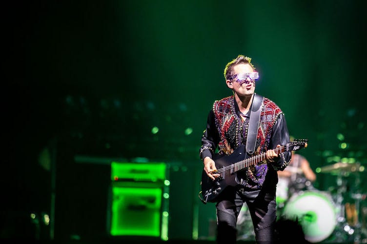 Matt Bellamy, Muse, Concert, Guitar, State Farm Arena, Neon Green Lights, 2019 Matt Bellamy, Muse, Concert, Guitar, State Farm Arena, Neon Green Lights, 2019