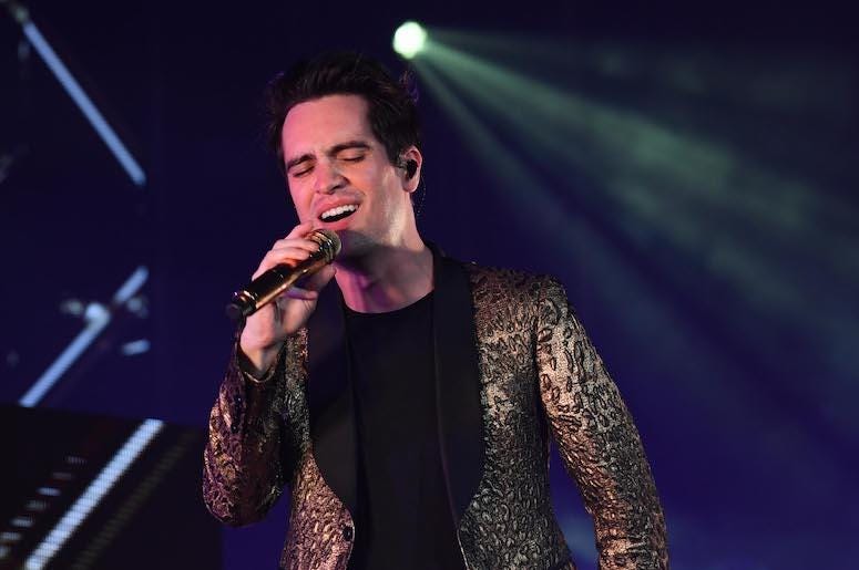 Brendon Urie, Panic! At The Disco, Singing, Microphone Brendon Urie, Panic! At The Disco, Singing, Microphone