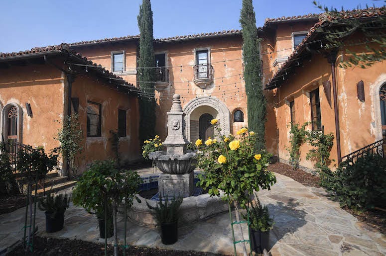 The Bachelor, Mansion, House The Bachelor, Mansion, House