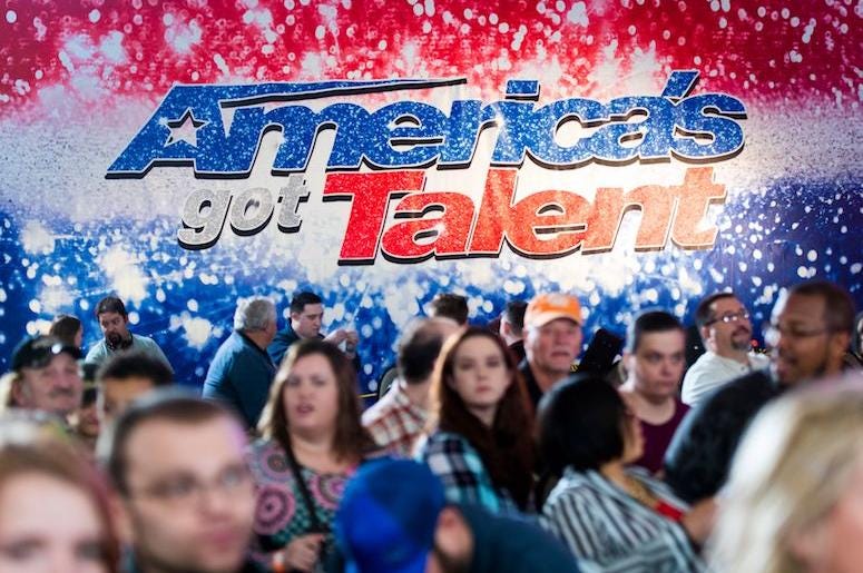 America's Got Talent, People, Line, Audition, Holding Room, Blurry, Logo America's Got Talent, People, Line, Audition, Holding Room, Blurry, Logo