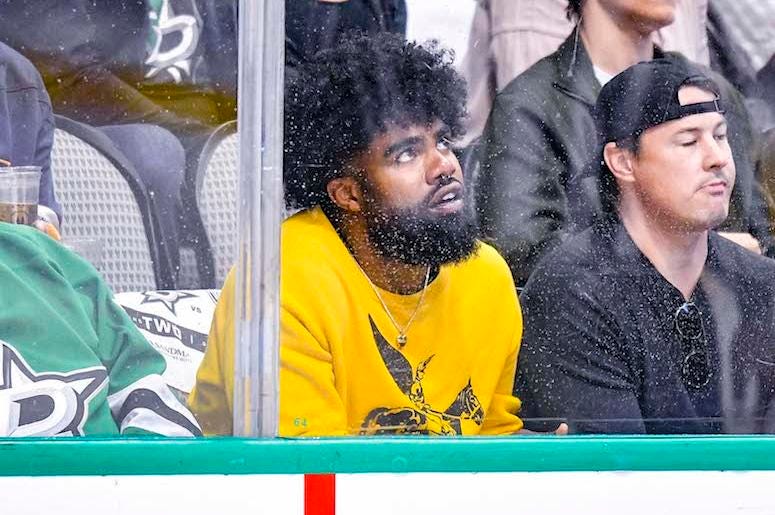 Ezekiel Elliott, Dallas Stars, Playoff Game, Front Row, St. Louis Blues, 2019 Ezekiel Elliott, Dallas Stars, Playoff Game, Front Row, St. Louis Blues, 2019