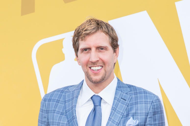 Dirk Nowitzki, Suit, Smile Dirk Nowitzki, Suit, Smile