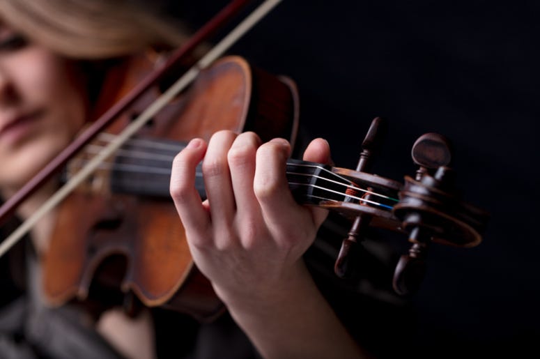 Woman violinist Woman violinist