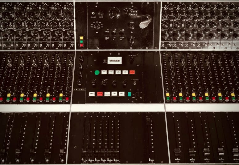 Helios recording desk used to record Led Zeppelin's "Stairway to Heaven" Helios recording desk used to record Led Zeppelin's "Stairway to Heaven"