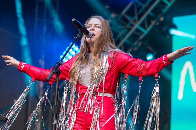 Maggie Rogers Maggie Rogers (Photo credit: Daniel DeSlover/imageSPACE)