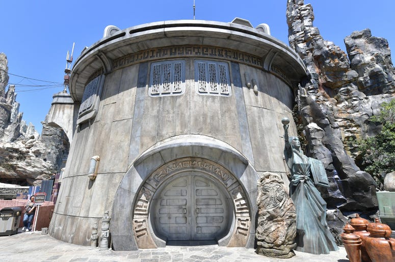 Star Wars: Galaxy's Edge At The Disneyland Resort Star Wars: Galaxy's Edge At The Disneyland Resort