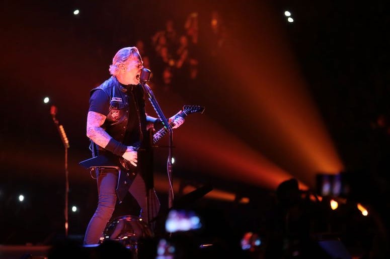 James Hetfield, Metallica, Singing, Concert, El Paso, Don Haskins Center, 2019 James Hetfield, Metallica, Singing, Concert, El Paso, Don Haskins Center, 2019