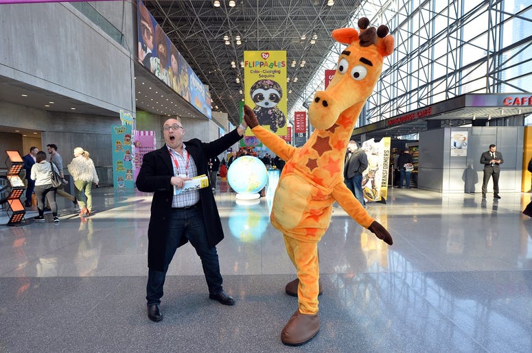 Geoffrey The Giraffe Geoffrey_Giraffe