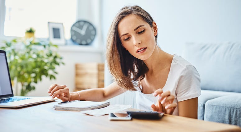 Millennial examines her finances