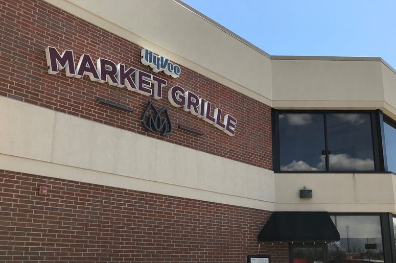 Hy-Vee Market Grille Hy-Vee, Hy-Vee near me, Hy-Vee Market Grille, Wahlburgers, Wahlburgers in Hy-Vee